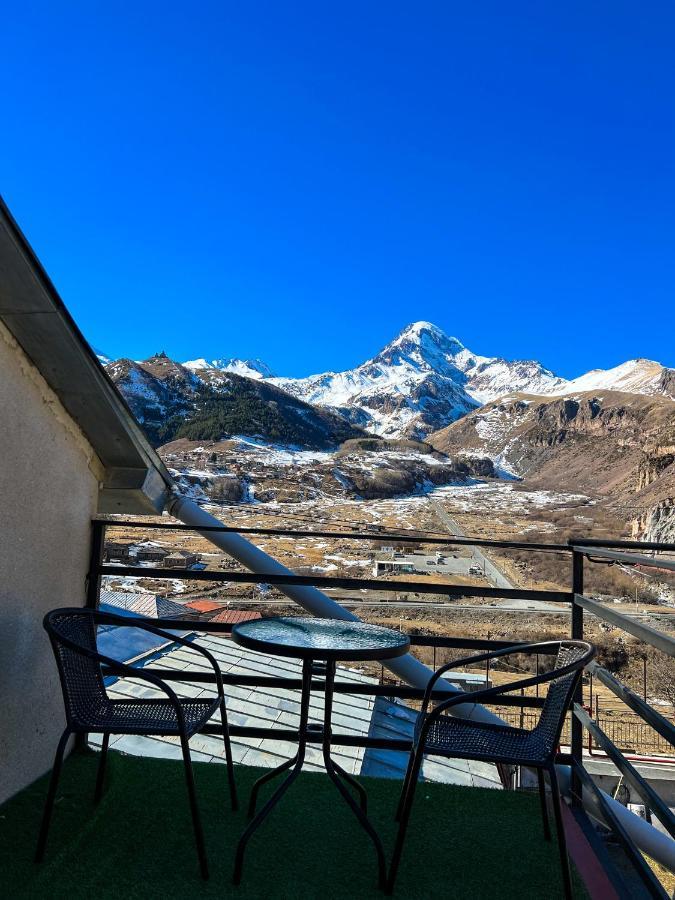 Giorgi'S Guest House Kazbegi Ngoại thất bức ảnh